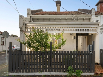 Victorian Charm Meets Contemporary Appeal in a Convenient Inner-City Location
