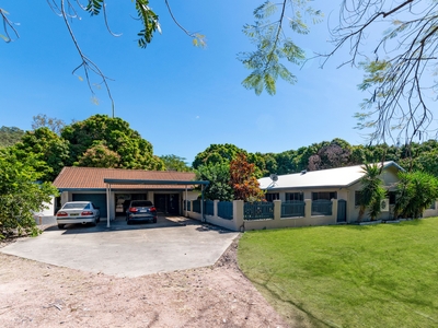 Discover the Perfect Acreage Family Home with Dual Living Potential, Pool and Shed!