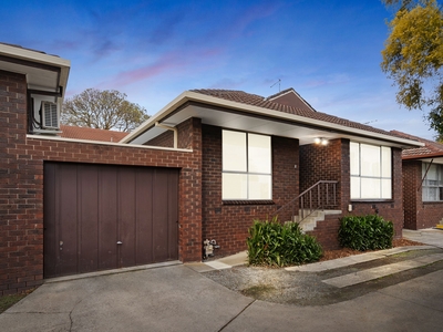 Stylishly renovated unit, walking distance to Box Hill shops, hospital and TAFE