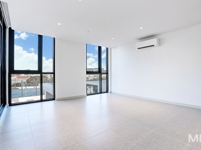 Spacious open plan living at Montague Square