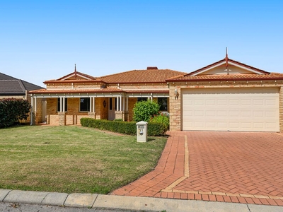 11 Palatine Crescent, Canning Vale WA 6155 - House For Lease