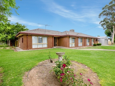 Perfect Location! 109 River St. Corowa