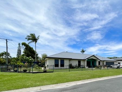 4 bedroom, JACOBS WELL QLD 4208