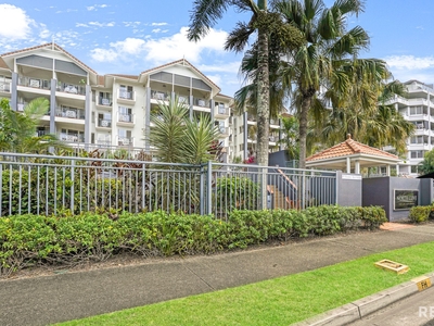TWO BEDROOM UNIT | WATER VIEWS OF THE ESPLANADE | NEW TO MARKET