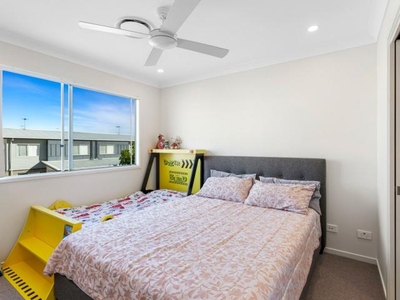 3 bedroom, Bridgeman Downs QLD 4035