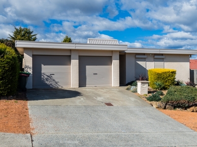 27 Warrumbul Street, Ngunnawal ACT 2913