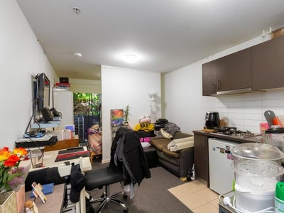 1 Bedroom Apartment Unit Hawthorn VIC For Sale At 159000