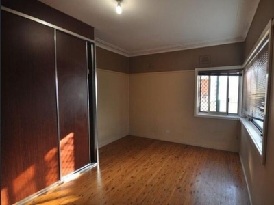 3 bedroom, Granville NSW 2142
