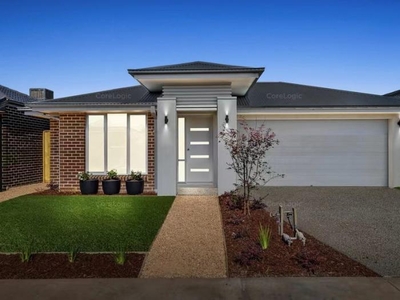 4 Bedroom Detached House Clyde North VIC For Sale At