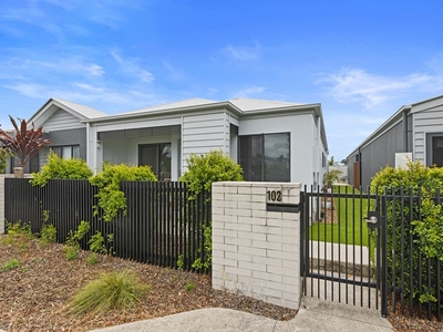 YOUR TERRACE HOME AWAITS - REF 4129