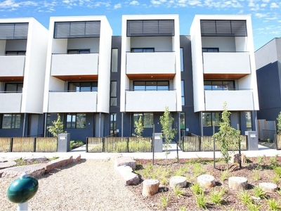 11 Celeste Walk, Clayton South VIC 3169 - Townhouse For Lease