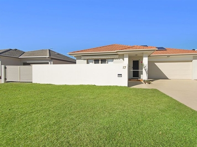 17 The Anchorage, Port Macquarie, NSW 2444
