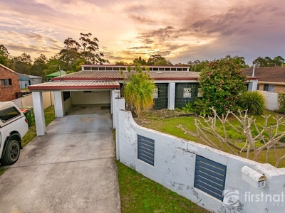 ONE-OF-A-KIND HOME WITH A POOL ON 1012m2 BLOCK IN BURPENGARY