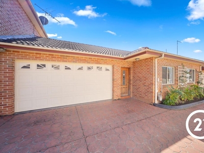2/98 Market Street, Condell Park NSW 2200 - Villa For Lease
