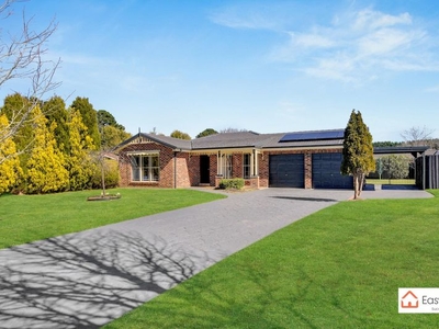 2 Rain Tree Way, Bowral, NSW 2576