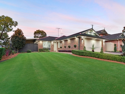 What a lawn!! Perfect family Home