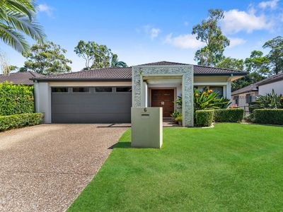 6 Northpoint Close, Robina, QLD 4226