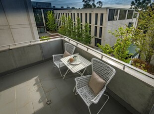 Unique Realm Park Apartment