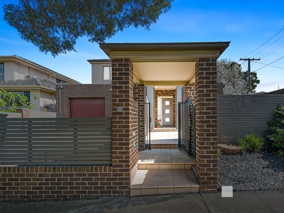 STATE OF THE ART BEAUTY WITH OWN STREET FRONTAGE!
