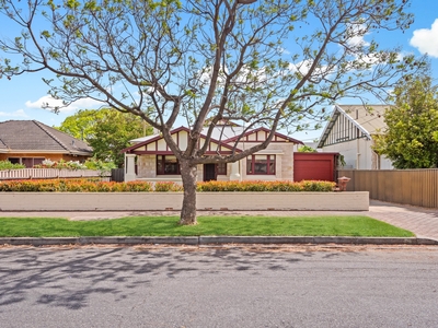 CLASSIC SANDSTONE BUNGALOW WITH ALL THE MODERN CONVENIENCES