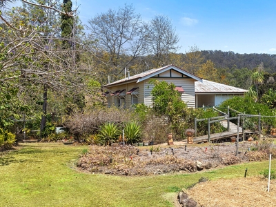 Discover A Rural Paradise - Timeless Queenslander on 85 Acres