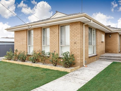 3 Bedroom Detached House Wendouree VIC For Sale At 450000