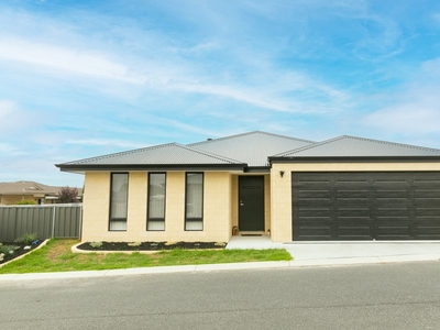 15 Stirling View Drive