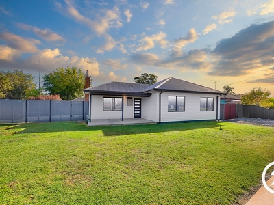 36 Eyre Street, Echuca VIC 3564 - House For Lease
