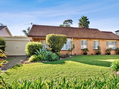 Live the Linear Park lifestyle in this charming residence situated in a city fringe location.