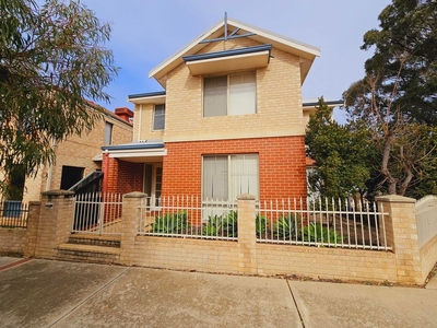 31 Queensbury Road, Joondalup WA 6027 - Townhouse For Lease