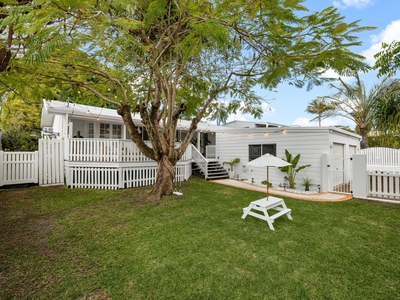 COASTAL HIDEAWAY IN CENTRAL BLI BLI! ABSOLUTELY STUNNING PRESENTATION, LARGE FULLY FENCED BLOCK, AND PRIVACY IS ASSURED!
