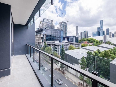 BRISBANE STATE HIGH CATCHMENT - Exceptional Inner City Lifestyle