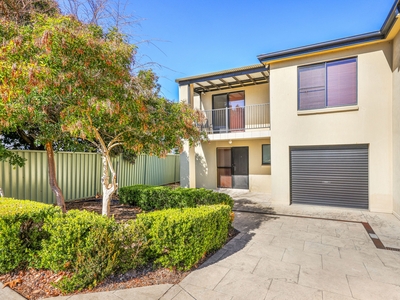 Exquisite Modern Townhouse Just Moments from the CBD