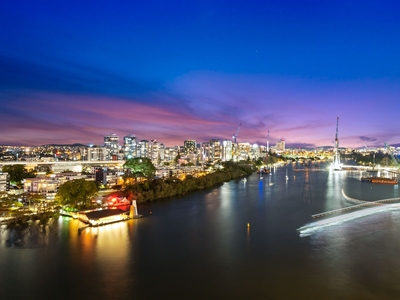Luxury Apartment at Admiralty Towers 2 with Phenomenal River and Story Bridge Views