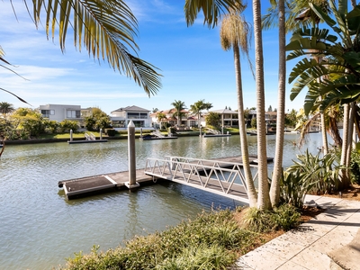 LIVE THE GOLD COAST LIFESTYLE IN THIS FABULOUS WATERFRONT HOME IN HOPE ISLAND RESORT