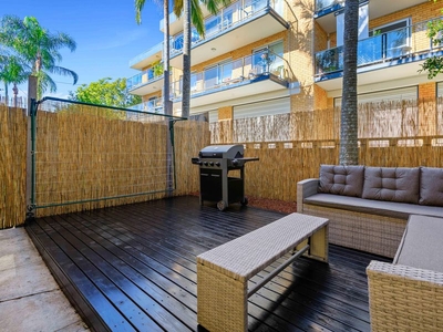 For Sale $425,000. Motivated Vendor wants Offers! Super Low Body Corp Fees ( $1423 per year). Relax, it's perfect. Unbeatable Location and Fantastic V