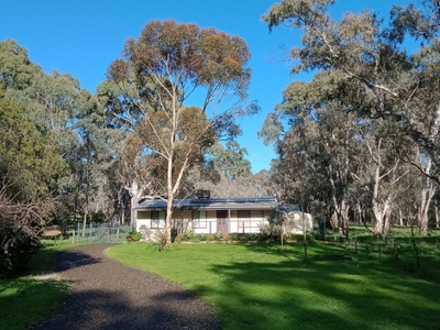 301 Yettie Road, Williamstown, SA 5351