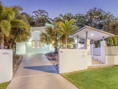 6 Bedroom Detached House Reedy Creek QLD For Sale At
