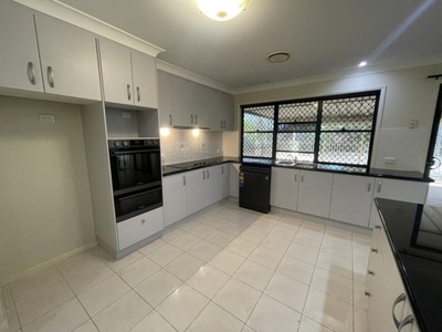 6 bedroom, Greenbank QLD 4124