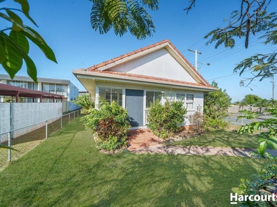 35 King Street, Woody Point, QLD 4019