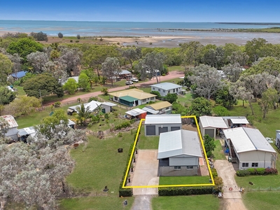 Recently Refreshed Family Home, Massive Shed and Coastal Living in Cungulla - The Aussie Dream!