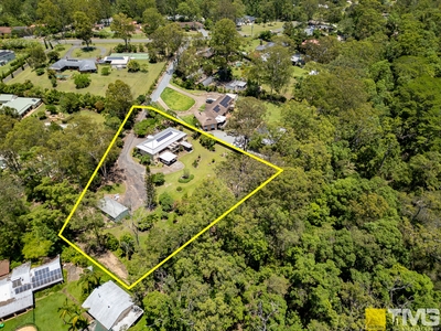 EXCLUSIVE QUEENSLANDER WITH DUAL LIVING AND HUGE INCOME POTENTIAL