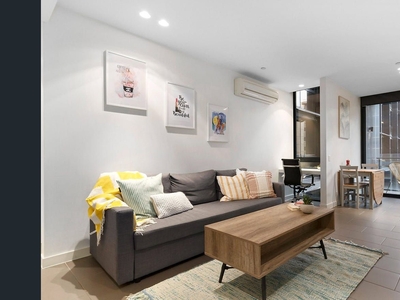 Modern Furnished 1-Bedroom Apartment with Balcony in the Heart of Southbank