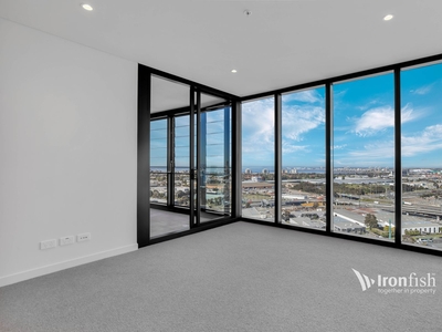 Premium One-bedroom one bathroom apartments with fantastic Waterfront View in Voyager at Yarra’s Edge!