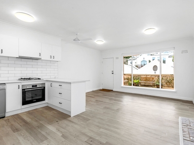 Renovated apartment in Domain precinct